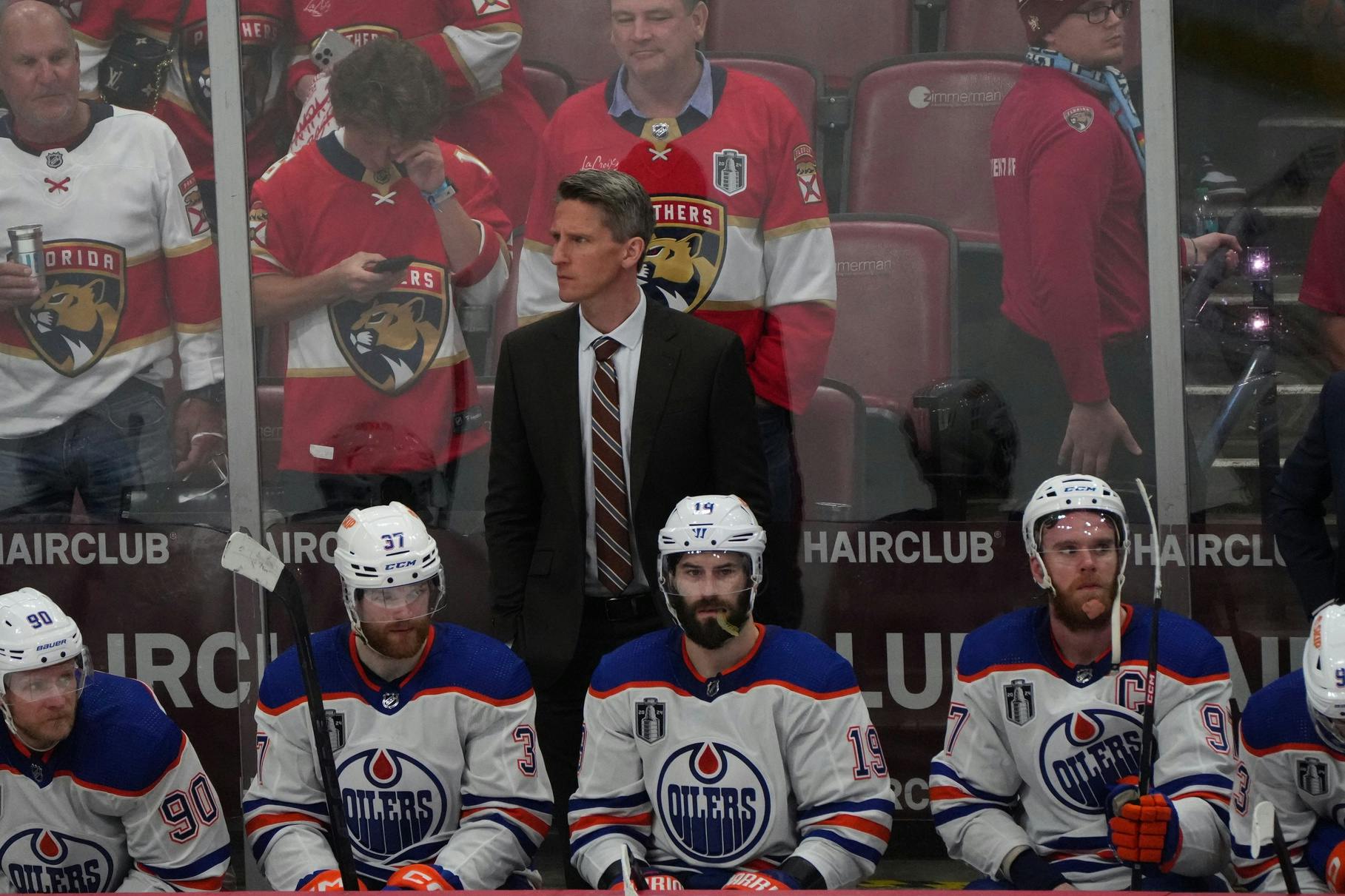 Edmonton Oilers bench in game 1
